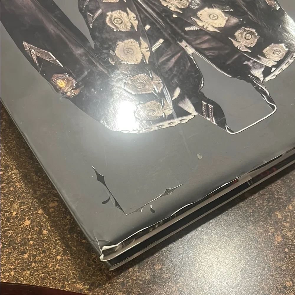 The King of Style Dressing Michael Jackson Coffee Table Book - Picture 2 of 13